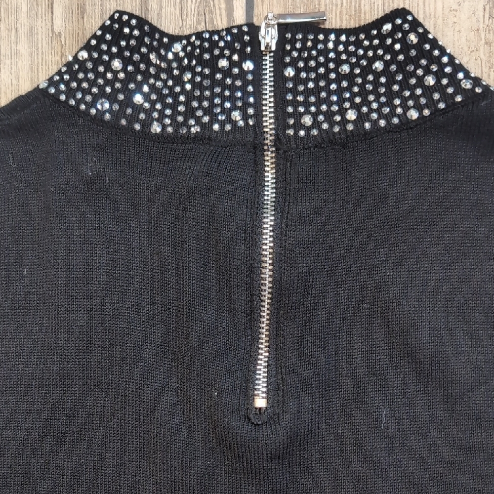 Carmen Marc Valvo Black Fitted Tank Top with Embellished Mock Turtleneck Collar - Picture 5 of 8